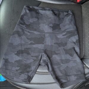 Lululemon Wunder Train Short